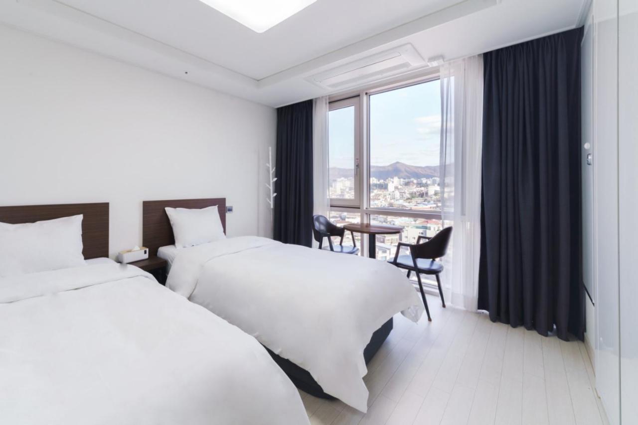 The Venezia Suite Hotel Chuncheon Exterior foto